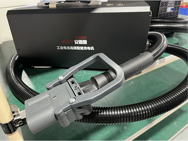 Bộ Sạc Xe Nâng Ady6101 24v100a