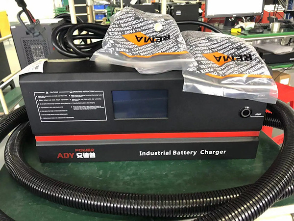Sac Nhanh Xe Nang Pin Lithium 24v100a