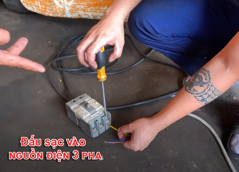 Dau Day Sac Vao Nguon 3 Pha