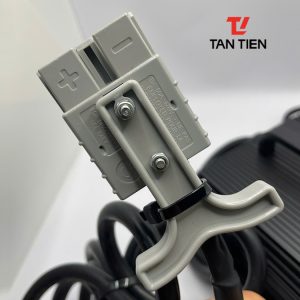 Giắc Sạc Xe Nâng 24v10a
