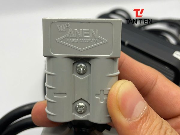 Giắc Sạc Xe Nâng Heli 24v10a