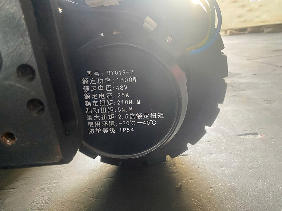 Xe nâng tay điện 3 bánh chạy đia hình, bánh cao su 8 Bánh Cao Su Xe Nâng Tay điện